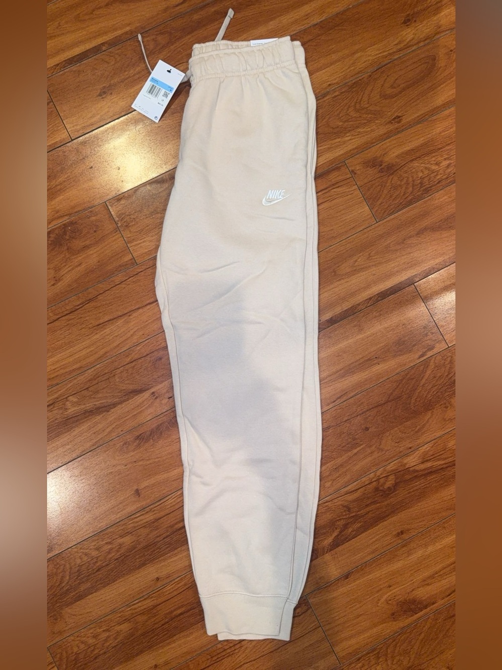 Nike Women’s NWT Cream Fleece Jogger Bottoms size Medium
